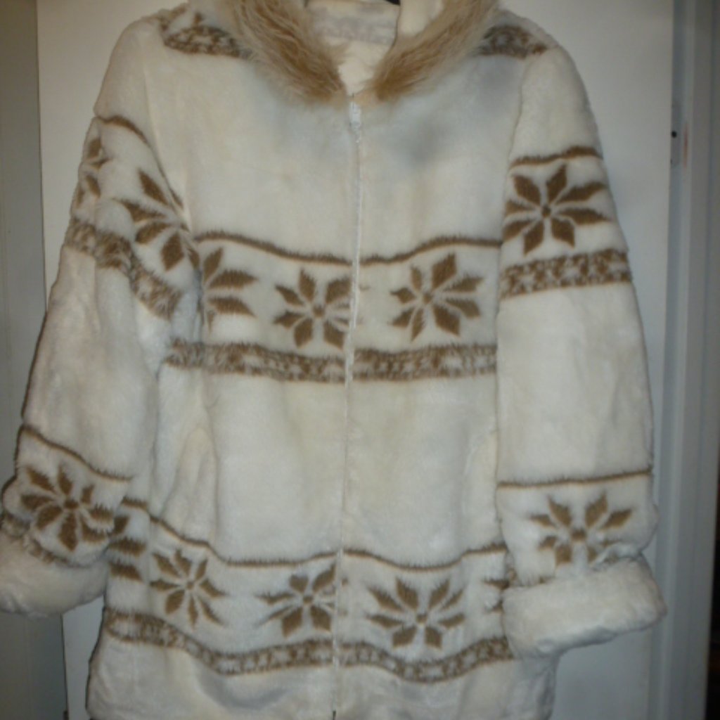 Faux Fur Snowflake Print Hooded Jacket Sz L (18-20) By Woman Within
